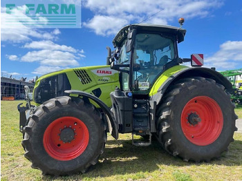 Trator CLAAS Axion 810