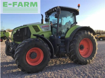 Trator CLAAS Axion 810
