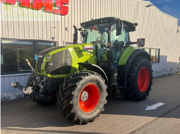 Trator CLAAS Axion 810