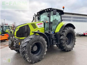 Trator CLAAS Axion 810