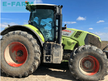 Trator CLAAS Axion 830