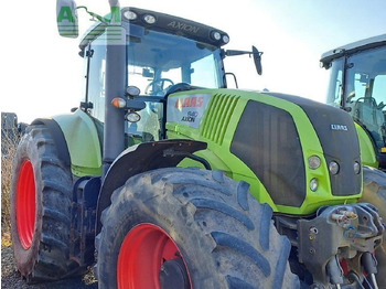 Trator CLAAS Axion 840