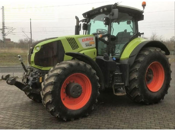 Trator CLAAS Axion 850