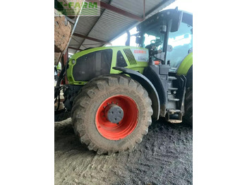 Trator CLAAS Axion 930