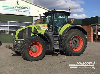 Trator CLAAS Axion 960