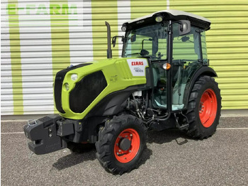Trator CLAAS Nexos