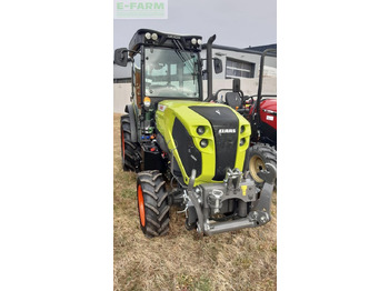 Trator CLAAS Nexos