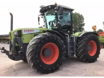 Trator CLAAS Xerion 3800