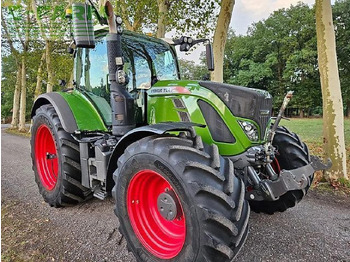 Trator FENDT 718 Vario