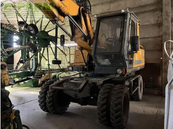 Escavadeira de rodas JCB JS130W