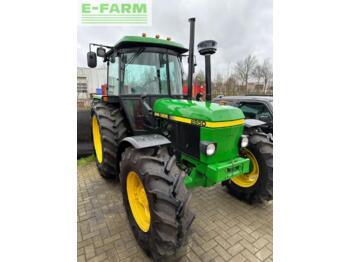 Trator JOHN DEERE 2850