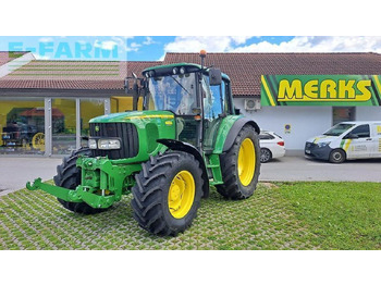 Trator JOHN DEERE 6220