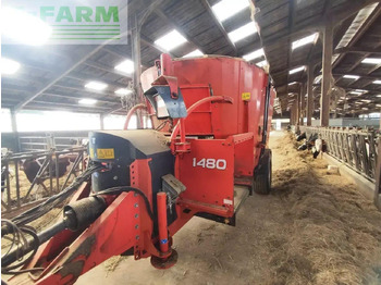 Equipamento de gado KUHN
