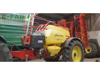 Pulverizador de arrastar KVERNELAND