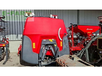 Pulverizador de arrastar KVERNELAND