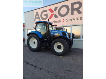 Trator NEW HOLLAND T6000