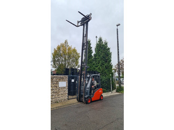 Empilhadeira a diesel LINDE H20