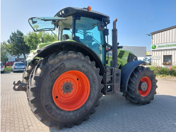 Trator CLAAS Axion 850