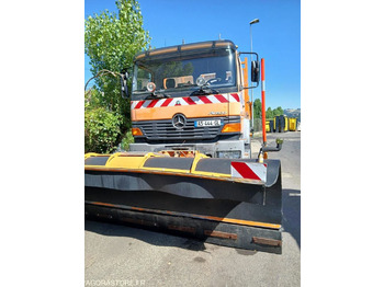 Caminhão MERCEDES-BENZ