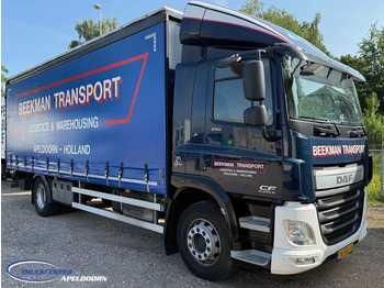Caminhão com lona DAF CF 250