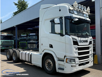 Caminhão chassi SCANIA R 650