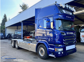 Caminhão chassi SCANIA R 730