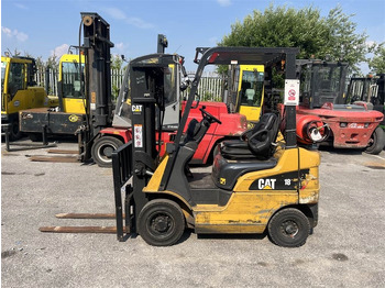 Empilhadeira a gás CATERPILLAR GP