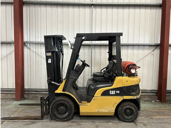 Empilhadeira a gás CATERPILLAR GP