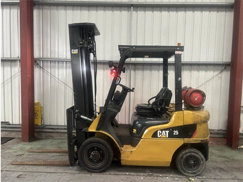 Empilhadeira a gás CATERPILLAR GP