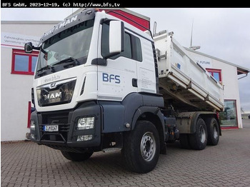 Caminhão basculante MAN TGS 26.500