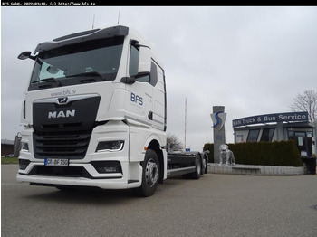 Caminhão transportador de contêineres/ Caixa móvel MAN TGX