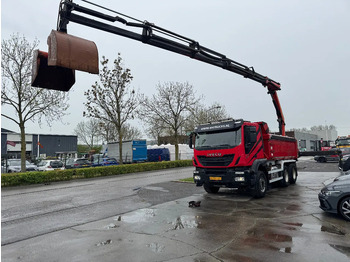 Caminhão basculante IVECO Trakker