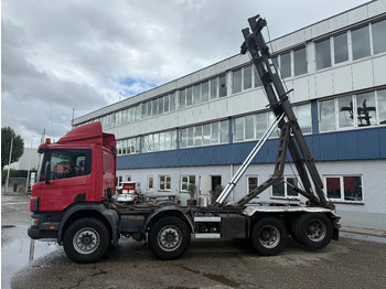 Caminhão com sistema de cabo SCANIA P114