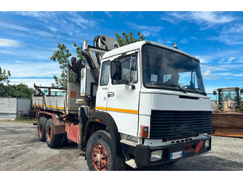 Camião de caixa aberta/ Plataforma IVECO