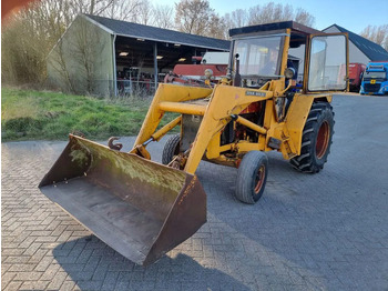 Trator JOHN DEERE