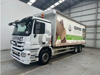 Caminhão com lona MERCEDES-BENZ Actros 2636