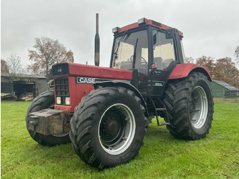 Trator CASE IH
