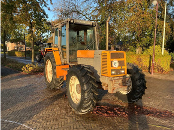 Trator 1987 RENAULT 133.14 ALL-WHEEL DRIVE FARM TRACTOR: foto 3 Trator 1987 RENAULT 133.14 ALL-WHEEL DRIVE FARM TRACTOR: foto 3