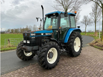 Trator NEW HOLLAND