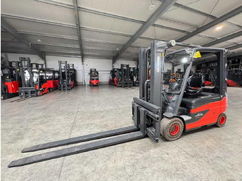 Empilhadeira LINDE E