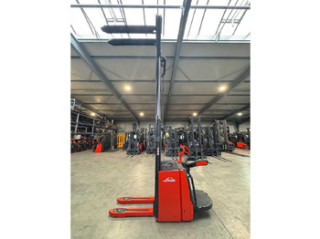 Empilhadeira 2018 SERVICE + UVV 10/2026 LINDE L14API TRIPLEX 470CM PALLET TRUCK PALLET TRUCK ANT SCALES INITIAL STROKE: foto 2 Empilhadeira 2018 SERVICE + UVV 10/2026 LINDE L14API TRIPLEX 470CM PALLET TRUCK PALLET TRUCK ANT SCALES INITIAL STROKE: foto 2