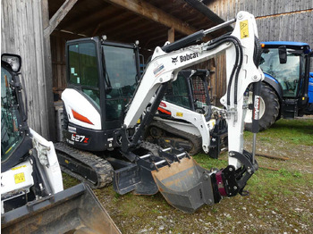 Mini escavadeira BOBCAT E27