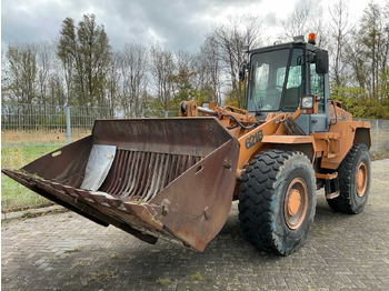 Carregadeira de rodas CASE