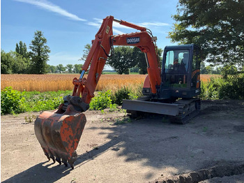 Escavadora de rastos DOOSAN DH60-7