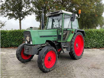 Trator FENDT Farmer 300