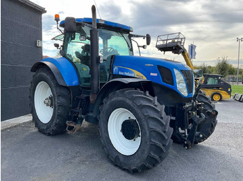 Trator New Holland T7030: foto 3