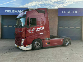 Caminhão VOLVO FH