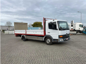 Caminhão MERCEDES-BENZ