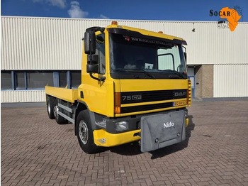 Caminhão chassi DAF CF 75 250