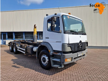 Caminhão chassi MERCEDES-BENZ Atego 2628